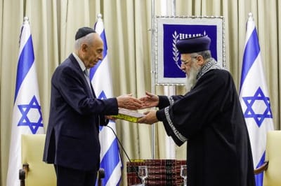הראשון לציון ושמעון פרס דנו על ממשלת אחדות