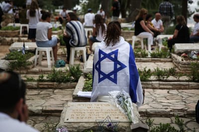 התאריך של יום הזכרון הוא אנטי-יהודי
