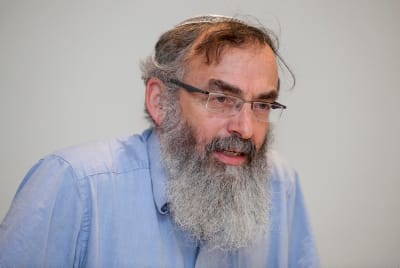 פסק הלכה חדש; עובד עם נשים? תענוד טבעת