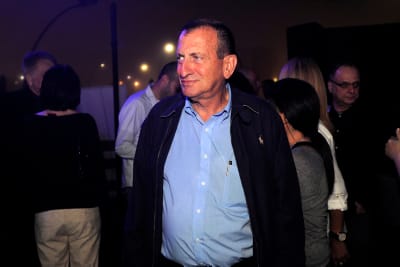 "שוקל להתמודד על ראשות מפלגת העבודה"