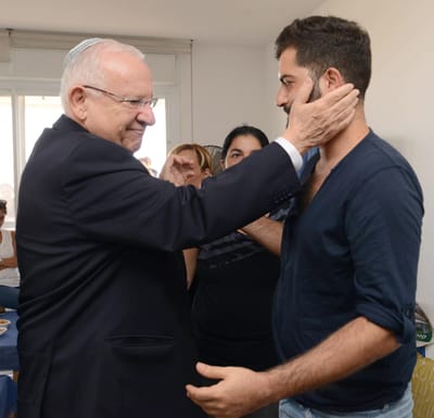 ריבלין בניחום אבלים "אבן היא כלי נשק לכל דבר"