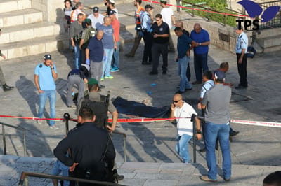 הפיגוע בשער שכם: ניסה לדקור שוטרים וחוסל; תיעוד