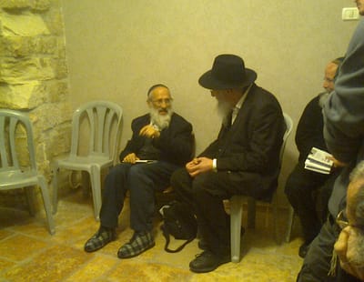 למרות ה'שבעה' עמד הרב אבינר לכבוד הרב טאו