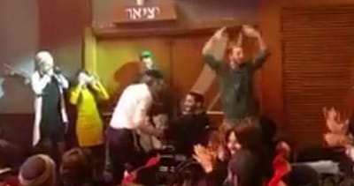 מרגש: רועי קפאח רוקד עם אברהם פריד; צפו