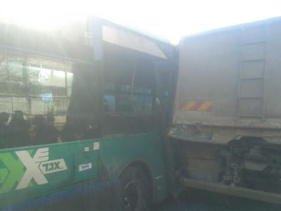 שוב תאונה בין אוטובוס ומשאית – 13 פצועים