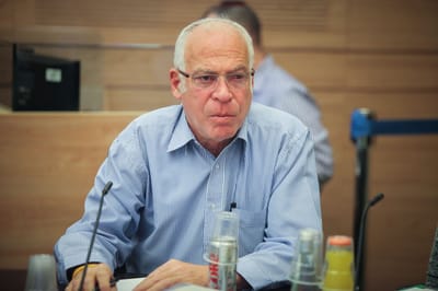 אורי אריאל: "אני בן דודו של עמיחי; נשאר בחברון"