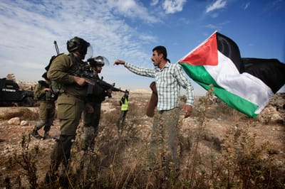 לוחמים ששרפו דגל פלסטיני נשפטו למאסר