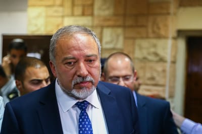 ליברמן מתנער מהספינים של נתניהו