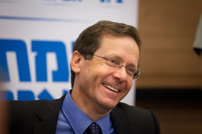 הרצוג: "אם נתניהו ינאם גם אני צריך לנאום"