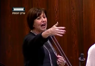 גלאון לעגה למירי רגב: "אייל גולן קורא לך"; צפו