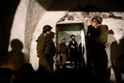 דרמה לילית בקבר יוסף: חסידי ברסלב הותקפו וחולצו על ידי כוח צה"ל