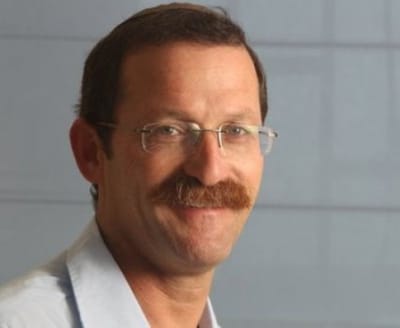 תולה את חולצת התנועה: דני הירשברג נפרד