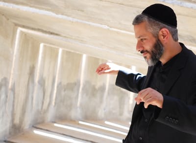 אביתר בנאי: "הרצון לדייק במילים" ב- 'גולה'