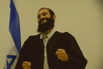 עצוב: משפט אזריה מנקודת מבטו של התובע; צפו בסאטירה