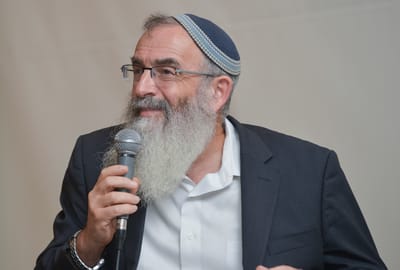 רבני צהר: מותר להזין בכפייה מחבל שובת רעב