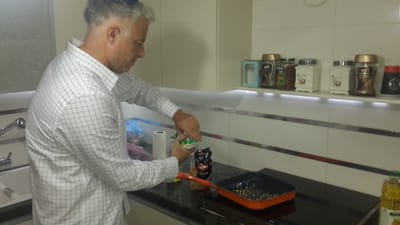 סורגים ארוחה עם סלבסרוג • יהודה עמשלם