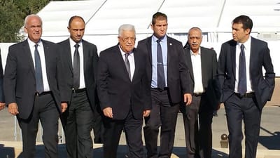 הלווית פרס: ויכוח על מקום ישיבתו של אבו מאזן