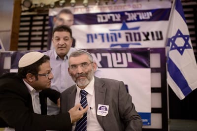"לאיזה רבנים שומעים אנשי תקומה, לרב בנט?"