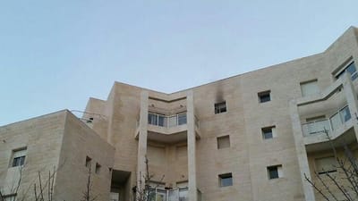 אישה וארבע בנותיה נהרגו בשריפה בביתן בירושלים