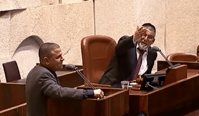 צפו: איתן כבל הותקל והתבקש להגיד דבר תורה