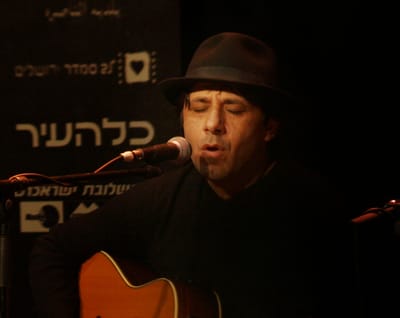 הזמר מאיר בנאי הלך לעולמו בגיל 55