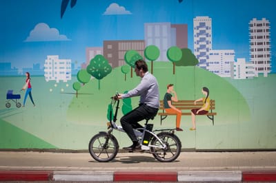 הכנסת אישרה קנסות לרוכבי אופניים חשמליים