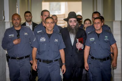 15 ספרים בשנה: הרב פינטו שוחרר מהכלא