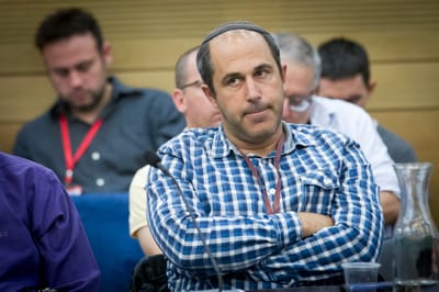 איים וקיים: אריה קינג פרש מהקואליציה
