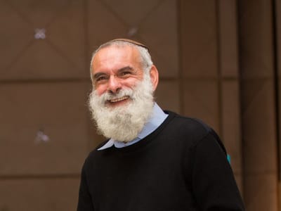 התפללו: הרב אביחי רונצקי מאושפז בטיפול נמרץ