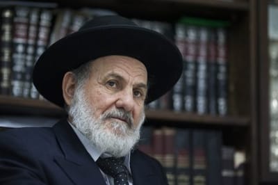 מתקפה על הפוסק הספרדי: 'האשכנזים היו רוגמים אותו'