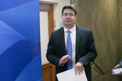 השר אקוניס העליב גולשת והפסיד בבית המשפט