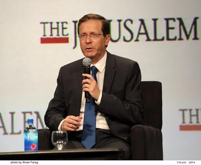 הרצוג מציג: זו הדרך היחידה לנצח את נתניהו