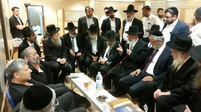 בלי פוליטיקה: אלי ישי הגיע לנחם את אריה דרעי