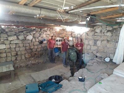 נוער עמונה הקים מבנה ביישוב ממנו גורש; צה"ל הרס