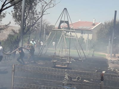שריפה בבית אל; תושבים פונו מהבתים. 3 נפגעו