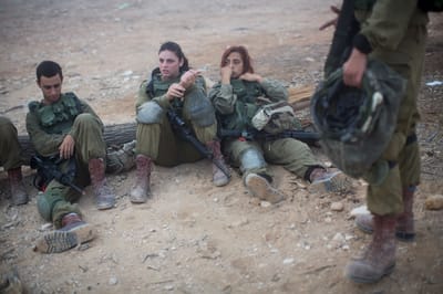 בלי קיר טיפוס ובוחן מסלול: הקלות בגדודים המעורבים