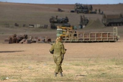 "טנק עם לוחמות לא יתמרן בתוך לבנון"