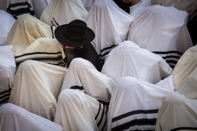 צפו • המונים בברכת הכהנים ברחבת הכותל המערבי