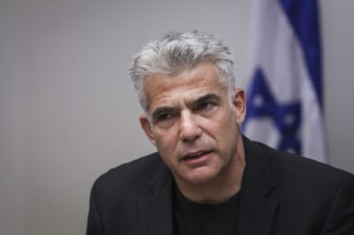 יאיר לפיד: "אני נזהר יותר מדי בכבודו של נתניהו"