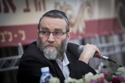 גפני מתנער: "מי שמתעמת עם שוטרות הוא לא חרדי"