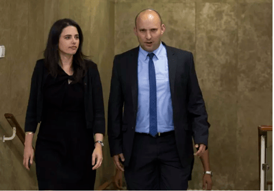 גבאי הכריז שיבטל את החוק. בנט: "לא תעשה את זה"