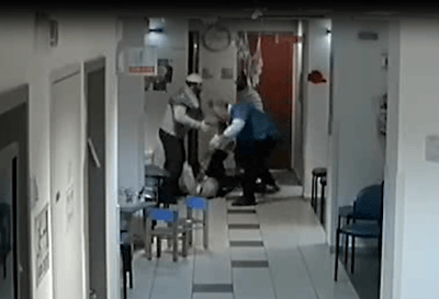 חילול ה': כתב אישום נגד תוקפי הרופא; צפו בתיעוד הקשה