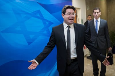 אקוניס: "אני שוקל להתמודד לראשות העיר תל אביב"