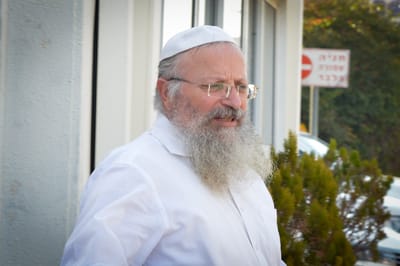 הרב אליהו לבנט: 'מה אתה משיג שאתה תוקף אותי'?