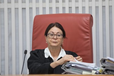 נשיאת בית המשפט העליון תזומן לתת עדות בחקירה