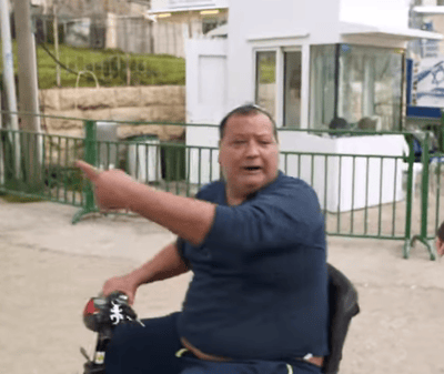 מקומם: אין כניסה לנכים למערכת המכפלה. צפו