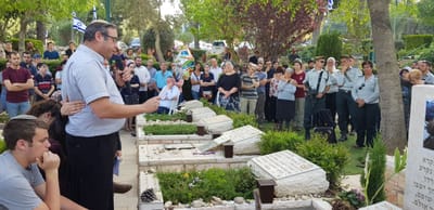"לחוש כל יום את הגעגוע ולבחור בחיים"