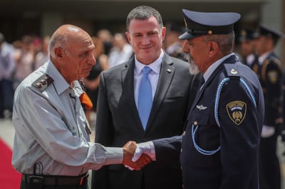 מפקד הטקס בגיבוי לאדלשטיין: "הוא צודק"