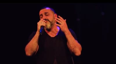 "קרה לי נס": לאחר התאונה- קובי אפללו שב לבמה