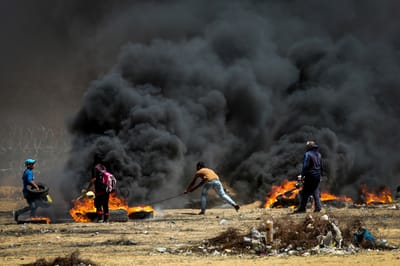 עשרות אלפים מפגינים בגבול עזה; 41 הרוגים